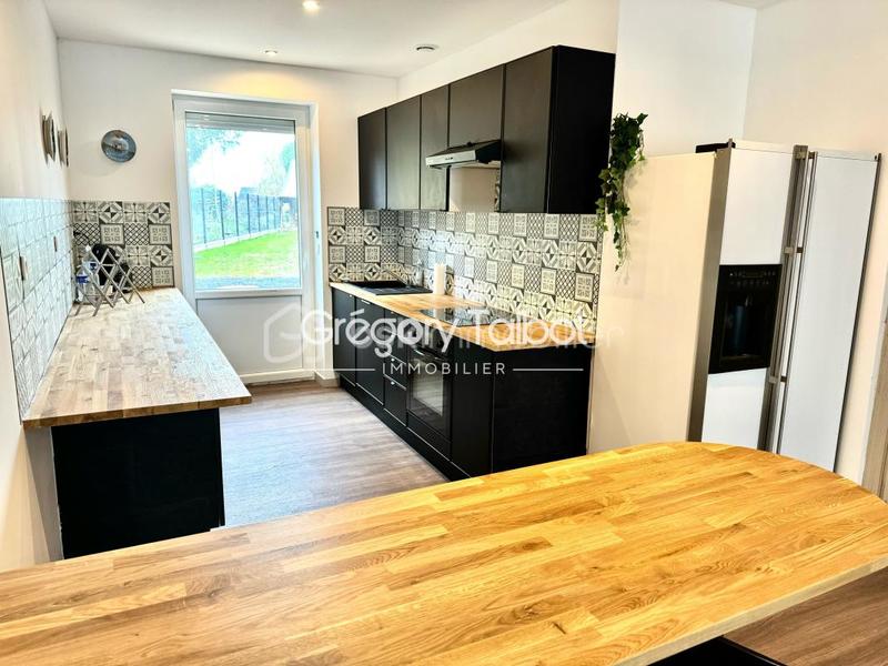 Maison - 301 m² - 11 pièces