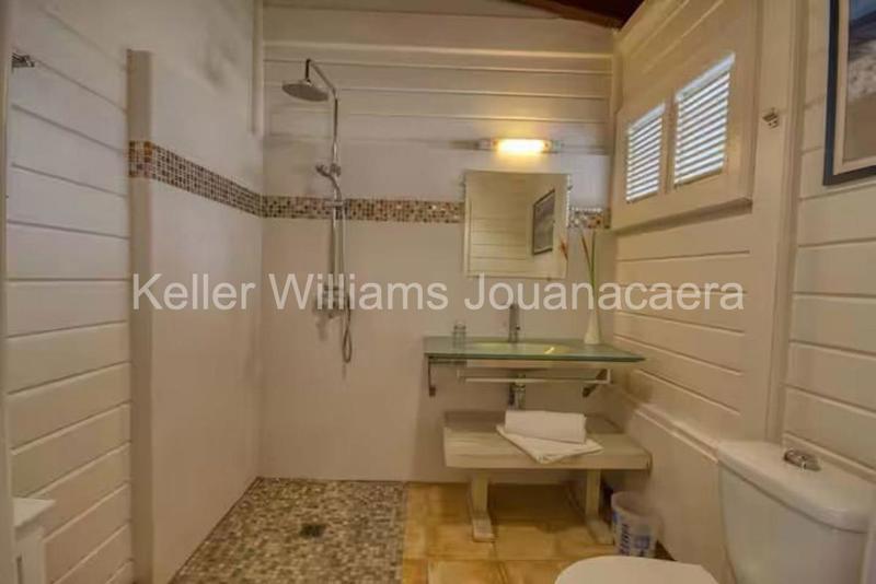 Propriété - 256 m² - 8 pièces