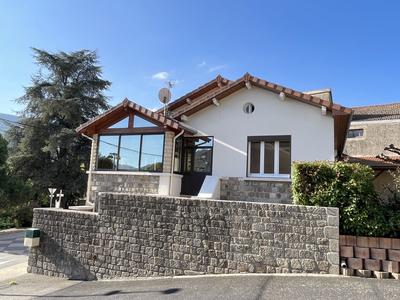 Villa - 115 m² - 9 pièces