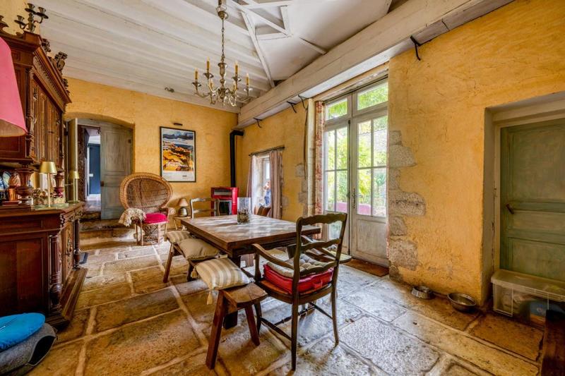 Propriété - 295 m² - 10 pièces