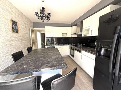 Appartement - 76 m² - 4 pièces