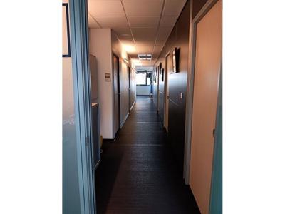 Bureau - 111 m² - 5 pièces