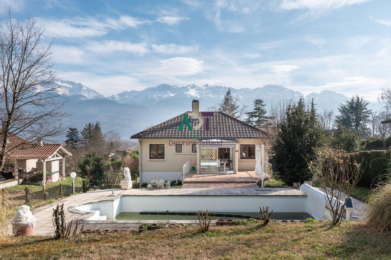 Maison - 92 m² - 5 pièces