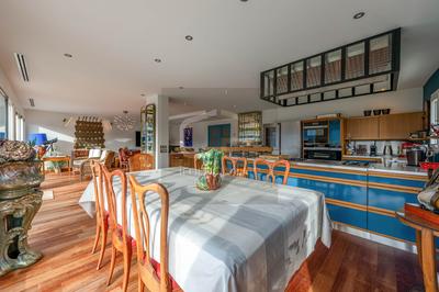 Appartement - 213 m² - 8 pièces