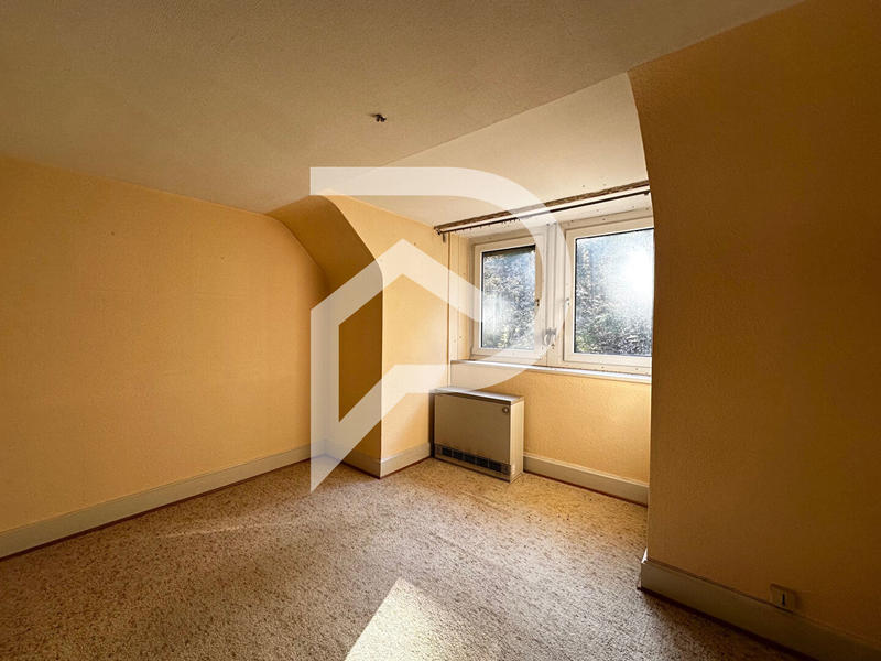 Maison - 285 m² - 13 pièces