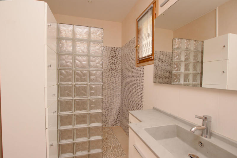 Maison - 337 m² - 5 pièces