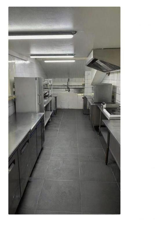 Local commercial - 115 m²