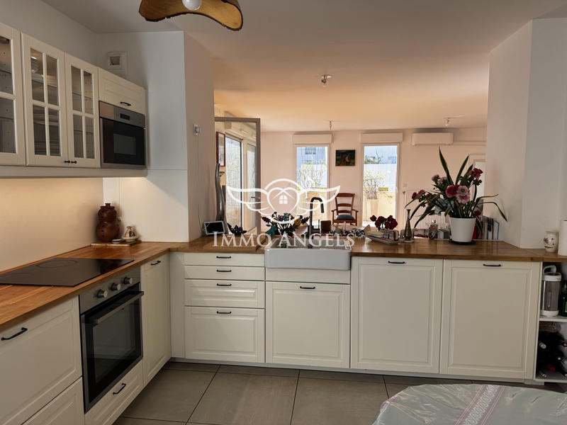 Appartement - 100 m² - 4 pièces