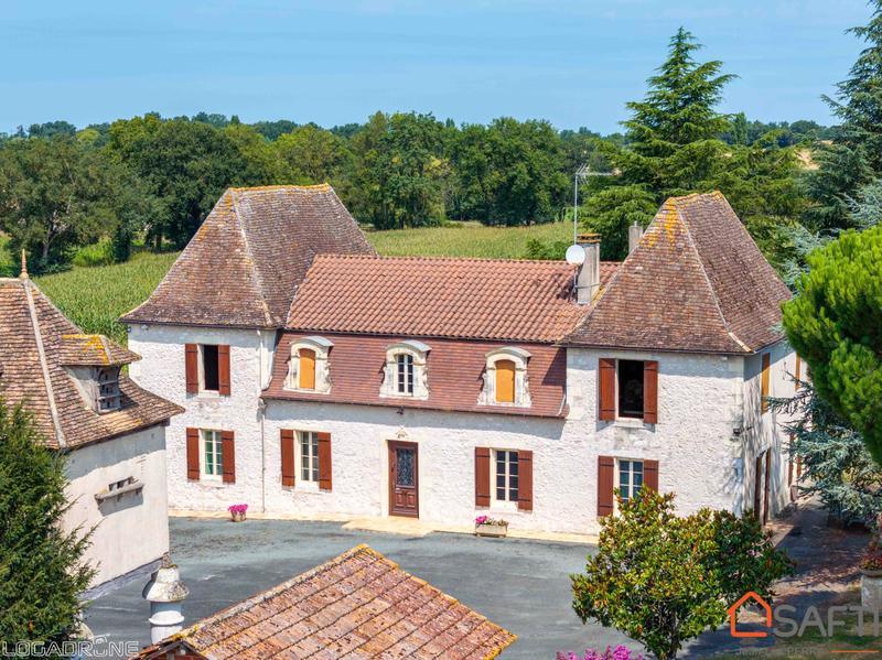 Maison - 180 m² - 5 pièces