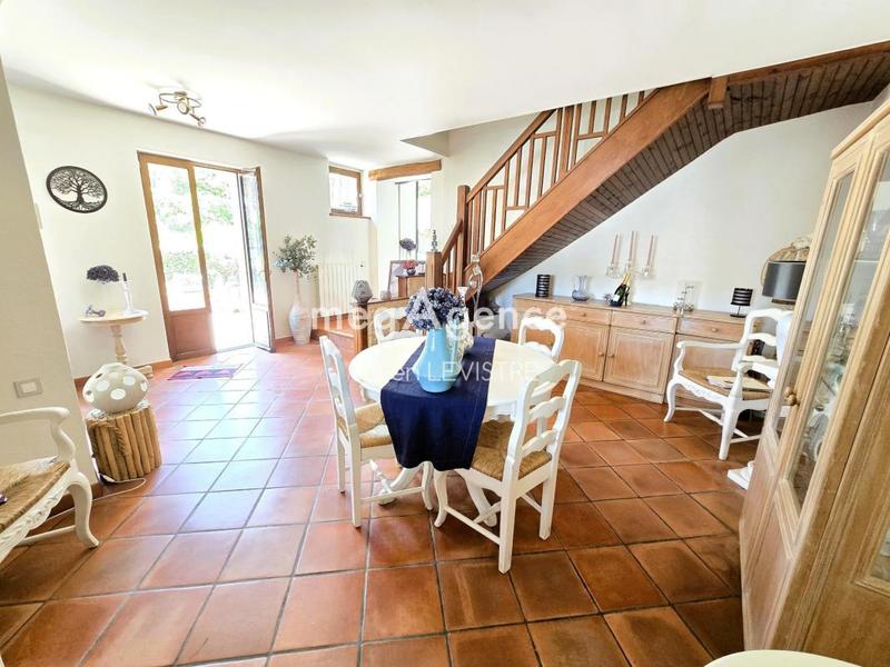 Maison - 180 m² - 6 pièces