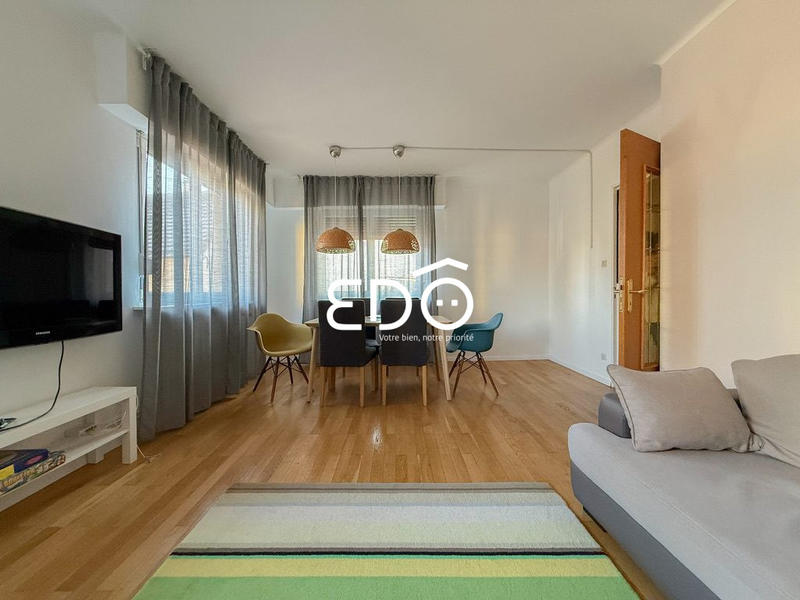 Appartement - 82 m² - 3 pièces