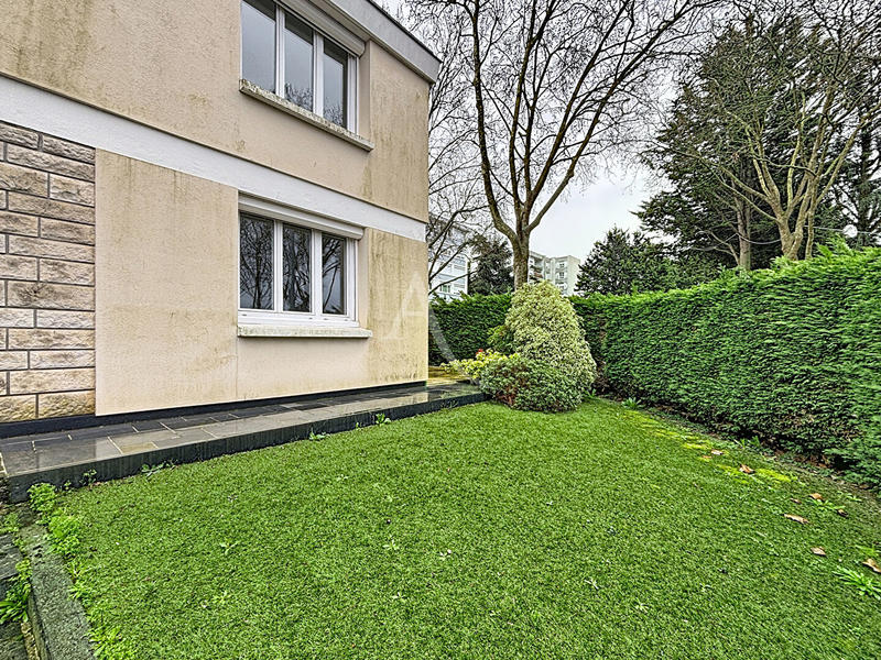 Maison - 159 m² - 10 pièces