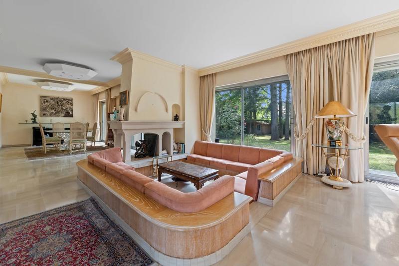 Villa - 286 m² - 8 pièces