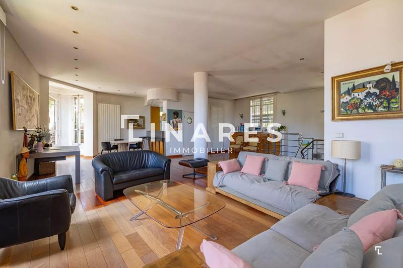 Maison - 180 m² - 5 pièces