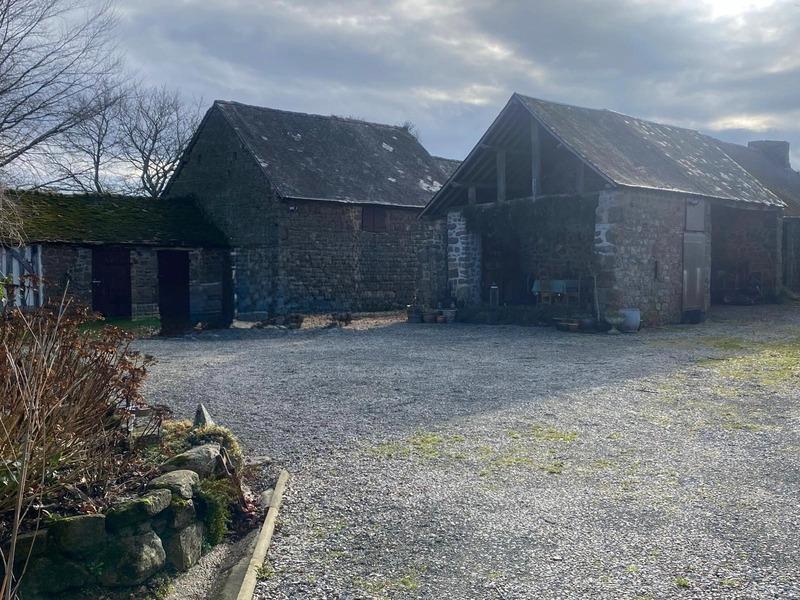 Maison en pierre - 170 m² - 6 pièces