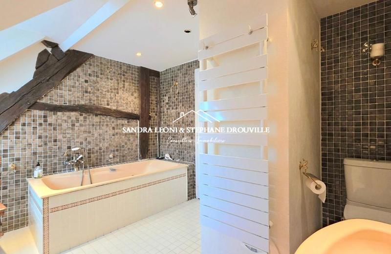 Maison - 195 m² - 7 pièces