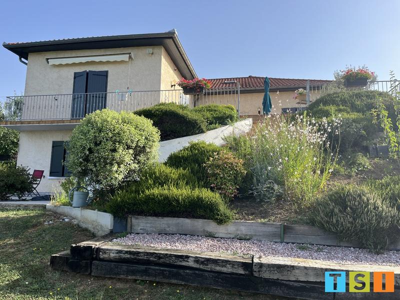 Maison - 215 m² - 7 pièces