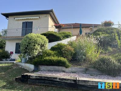 Maison - 215 m² - 7 pièces