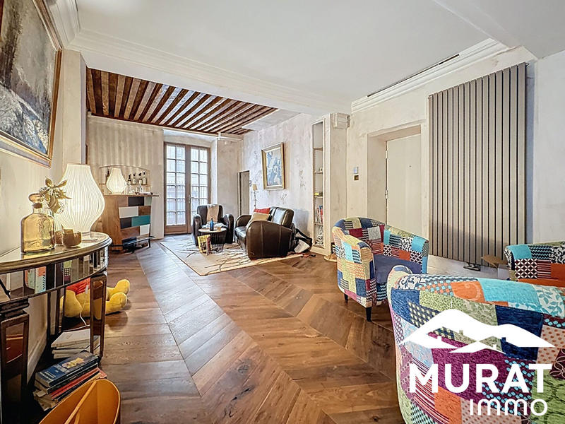 Appartement - 240 m² - 7 pièces