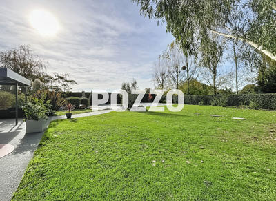 Maison - 215 m² - 6 pièces