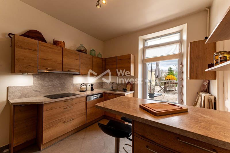 Maison - 195 m² - 9 pièces