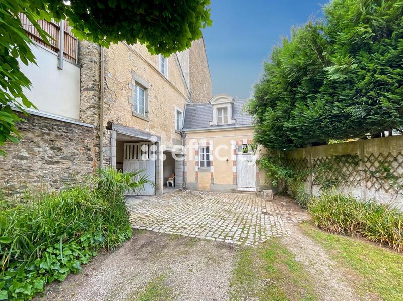 Maison - 404 m² - 14 pièces