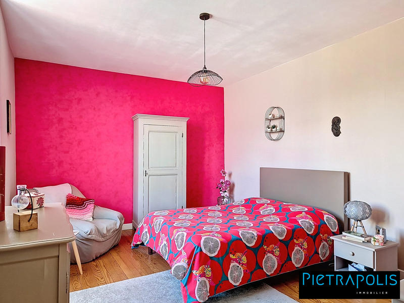 Maison - 204 m² - 6 pièces