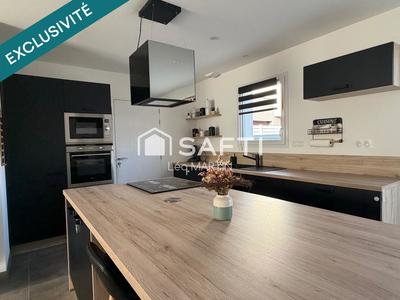 Maison - 90 m² - 5 pièces