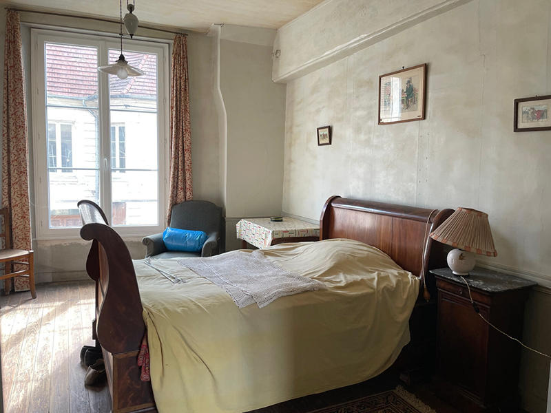 Maison - 317 m² - 13 pièces