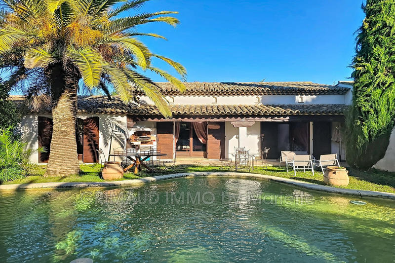 Maison - 236 m² - 8 pièces