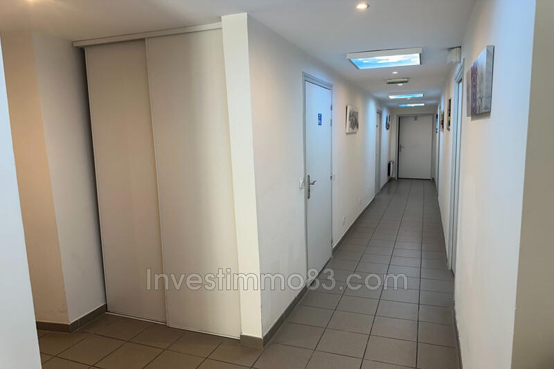Local commercial - 295 m²