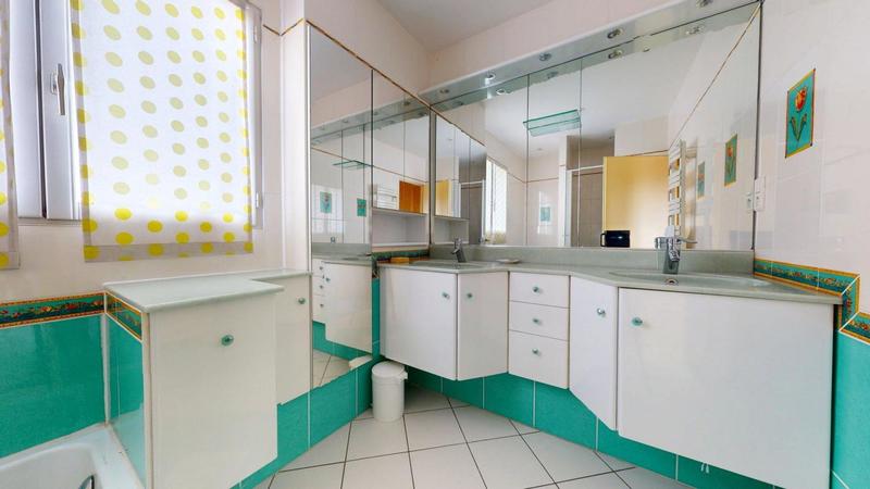 Pavillon - 121 m² - 6 pièces