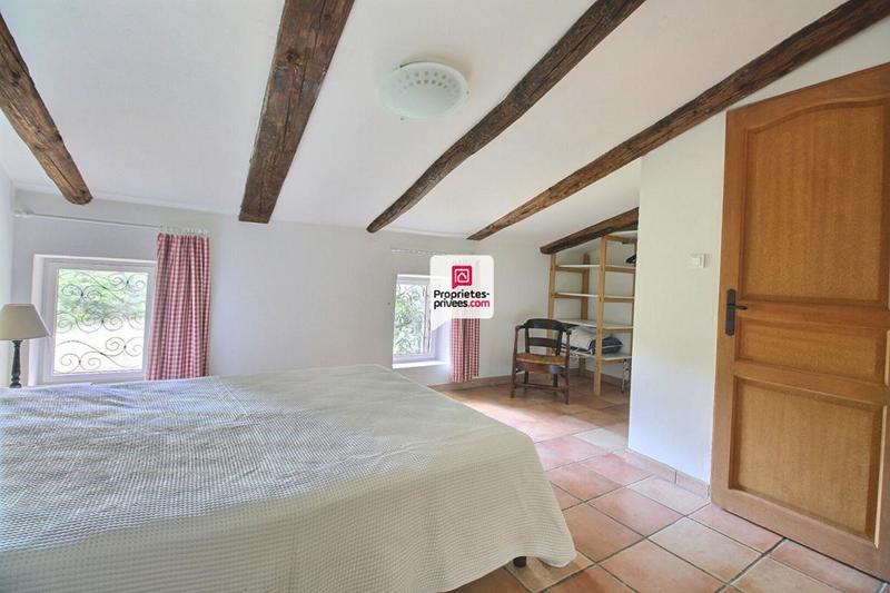 Maison - 220 m² - 8 pièces