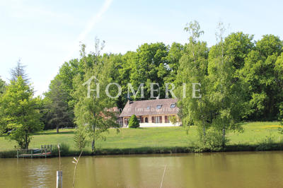 Propriété - 138 m² - 8 pièces