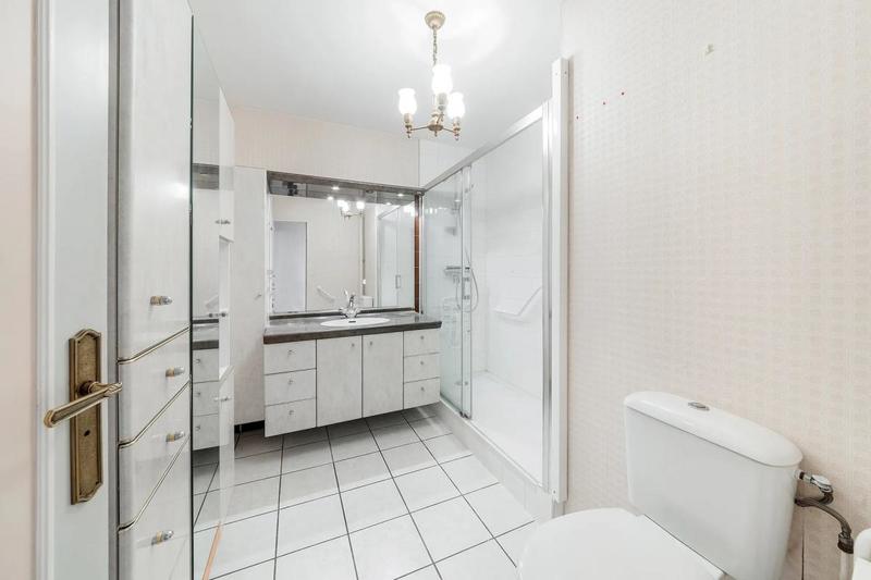 Appartement - 143 m² - 7 pièces