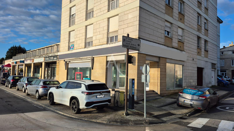 Local commercial - 89 m² - 4 pièces