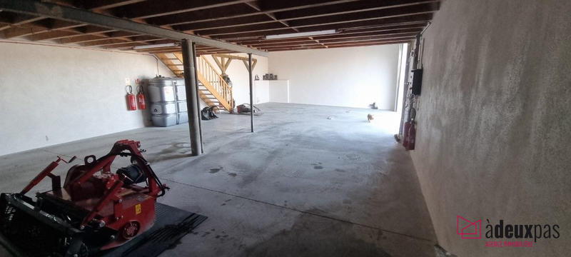 Entrepôt - 200 m²