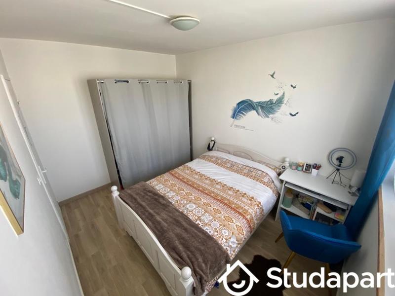 Chambre - 13 m² - 1 pièce