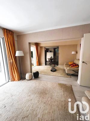 Maison - 210 m² - 6 pièces