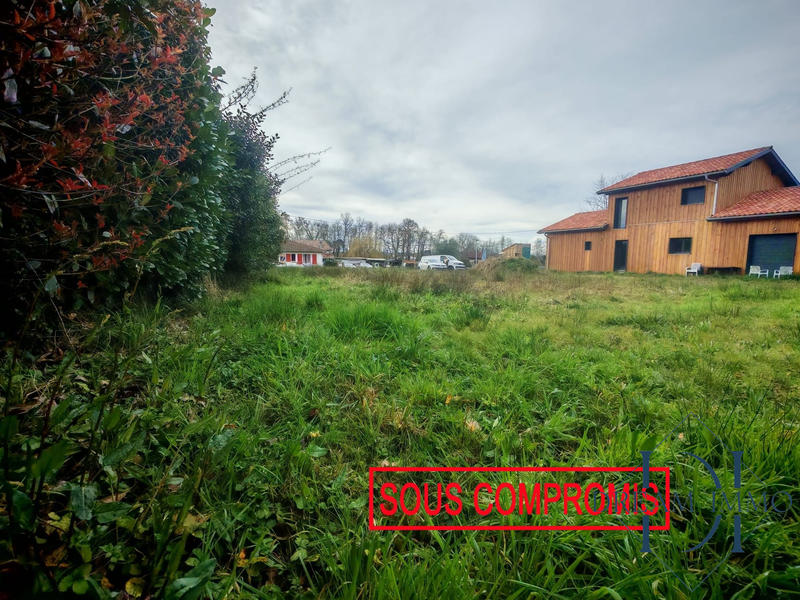 Terrain - 740 m²