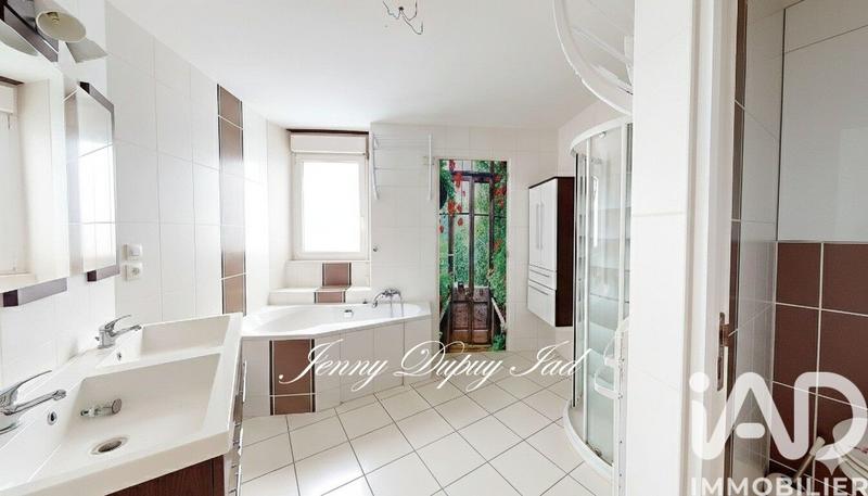 Appartement - 160 m² - 8 pièces