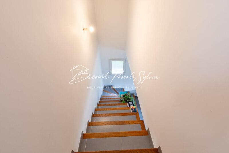 Maison - 90 m² - 5 pièces