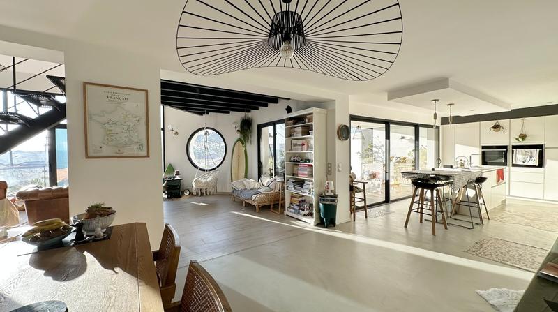 Maison d'architecte - 232 m² - 6 pièces