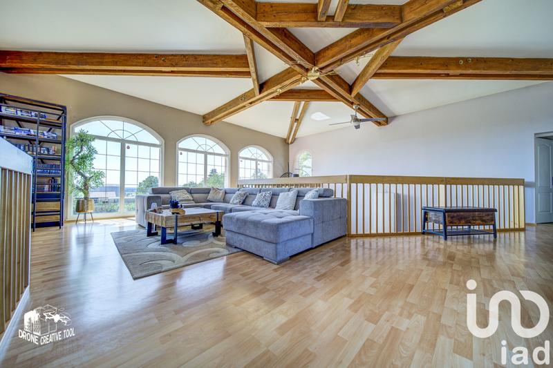 Maison - 219 m² - 9 pièces