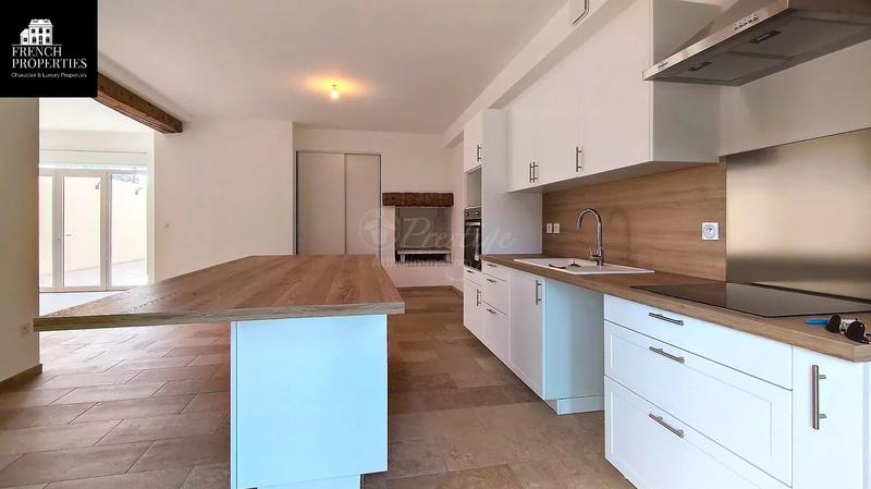 Maison - 193 m² - 8 pièces