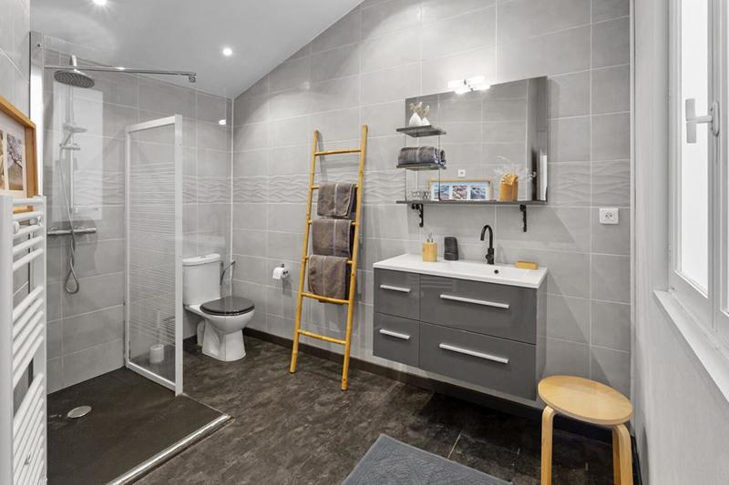 Maison - 198 m² - 7 pièces