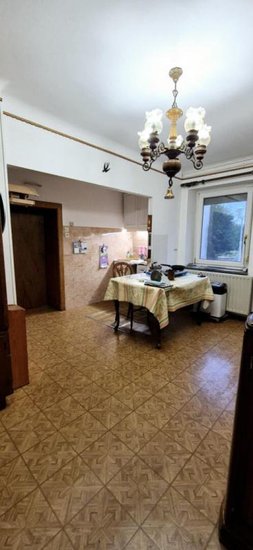 Maison - 210 m² - 7 pièces