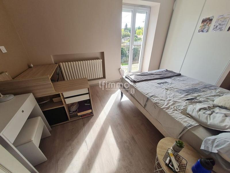 Maison - 212 m² - 9 pièces