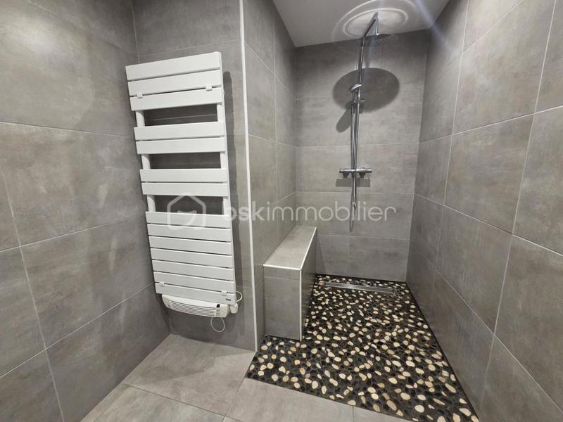 Propriété - 261 m² - 7 pièces