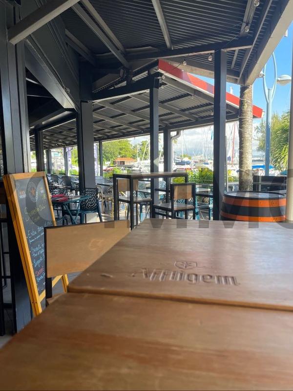 Fonds de commerce - Magasins - 178 m²